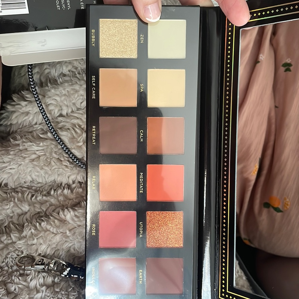 Ace Beaute Serenity Eyeshadow Palette